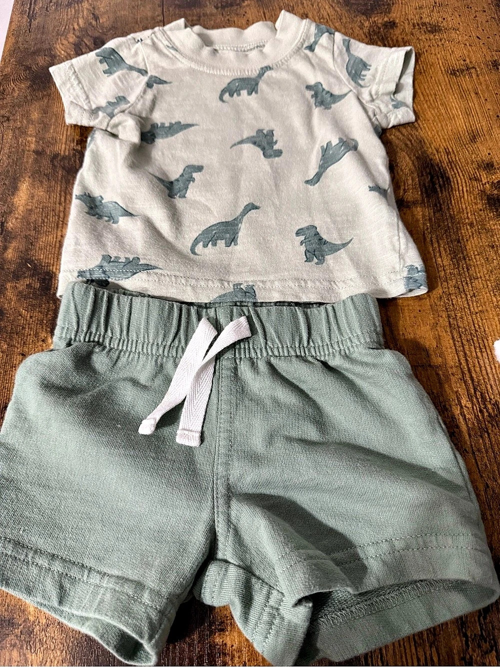Kids Matching Sets Green & White Like New